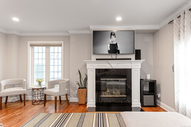 Building Photo - 119 Seaside Ave
