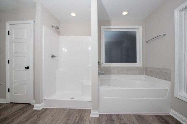 Building Photo - 932 Camden Ct