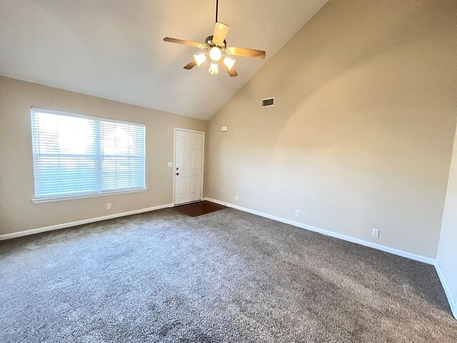 Building Photo - 3323 Risen Star Dr