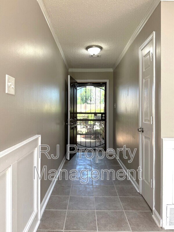 Building Photo - 4308 Ash Creek Cove