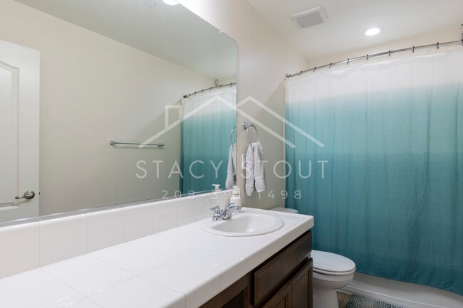 Building Photo - 1385 Deerwood St