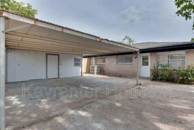 Building Photo - 2413 Woodgate St