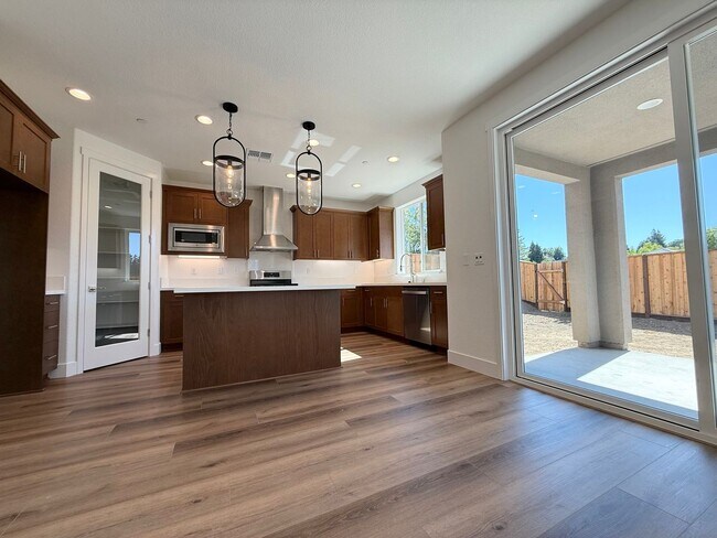 Building Photo - Brand New 4 Bed 3 Bath Martinez Home - Jus...