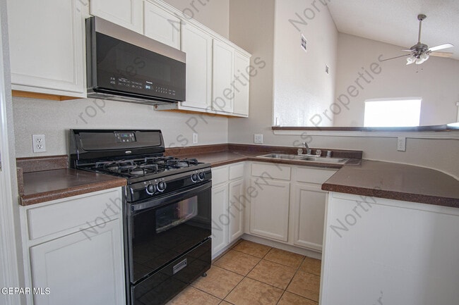 Building Photo - 14140 Robert Ituarte Dr