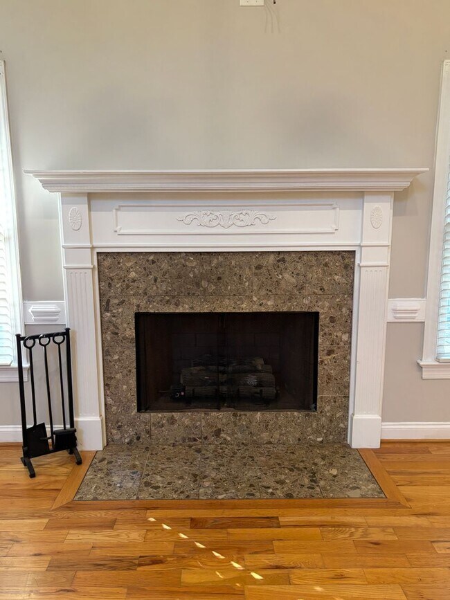 Building Photo - 522 Saint Helene Ct