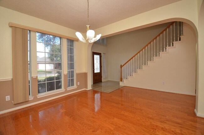 Building Photo - 8815 Barron Wood Cir E