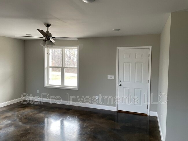 Building Photo - 65 McMurtry Rd