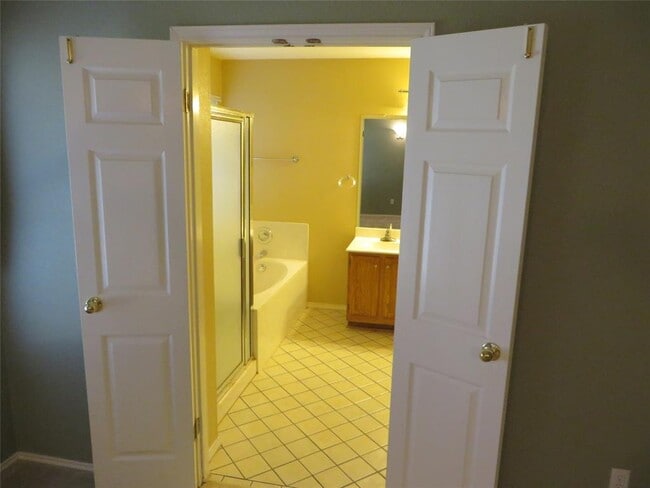 Building Photo - 15506 Imperial Jade Dr