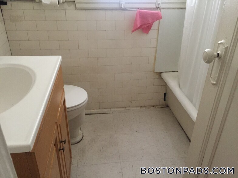 Building Photo - 1191 Boylston St