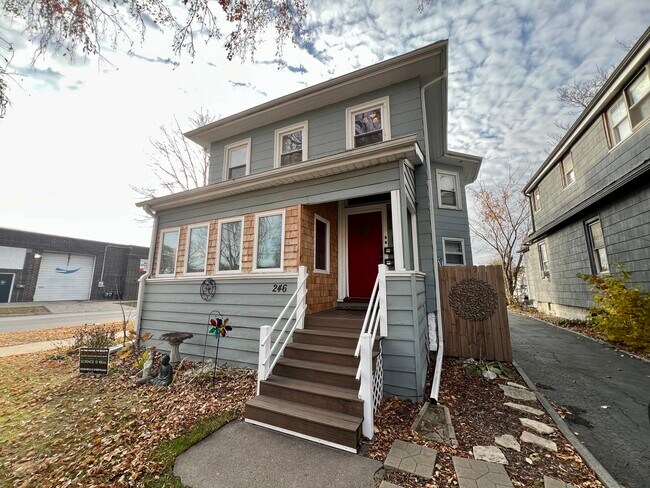 Building Photo - 246 Washington Ave