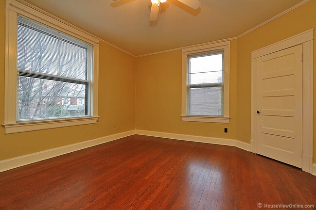 Building Photo - Three Story House Close to SEMO - June 2026- May 2027 Lease