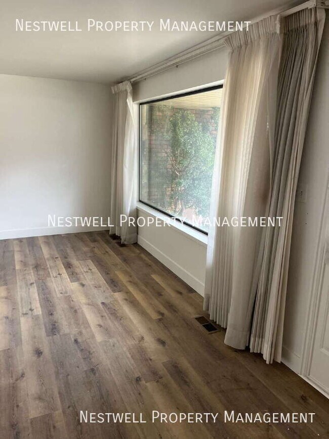 Building Photo - 893 W 1500 N St