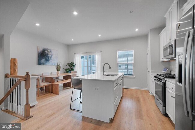 Building Photo - 52 Caswell Dr