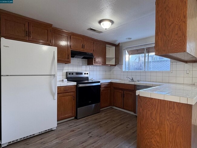 Building Photo - 1648 W N Bear Creek Dr