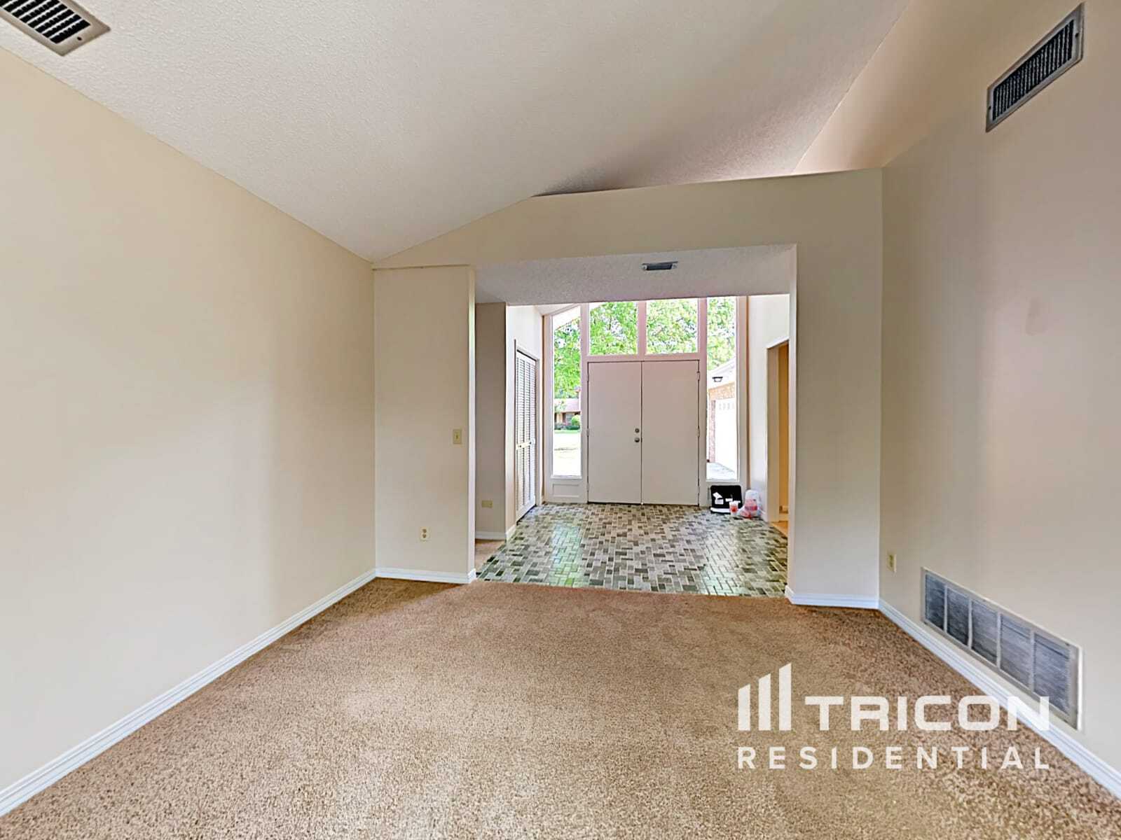 Building Photo - 2036 Pompano Pkwy