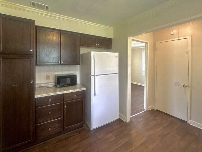 Building Photo - 1604 Garland Pl