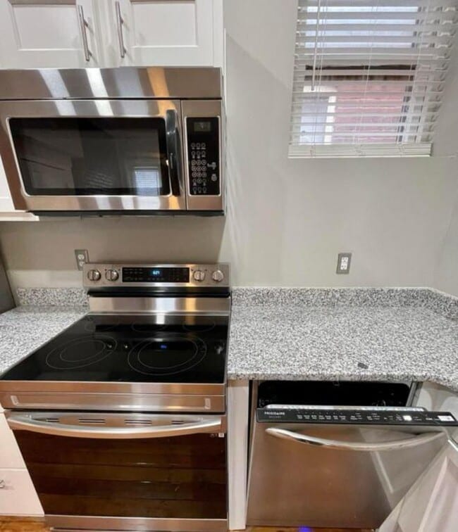 Building Photo - 1318 S Brook St