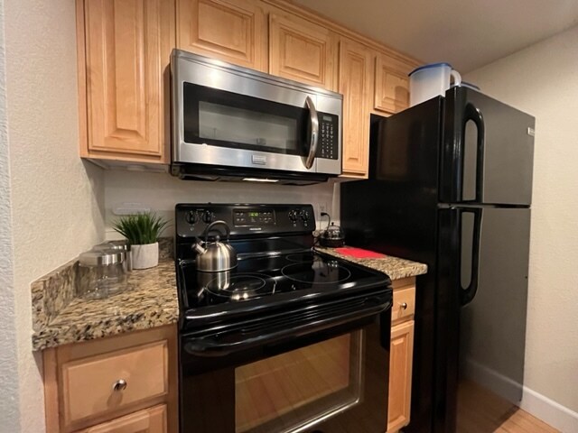 Building Photo - 450 N Arlington Ave