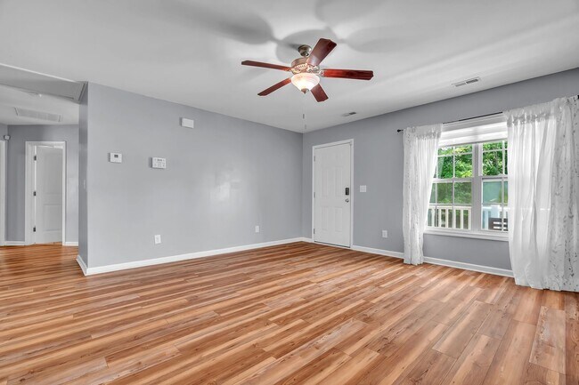 Building Photo - 477 Sand Ridge Rd