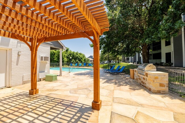 Building Photo - Woodhollow Apartments