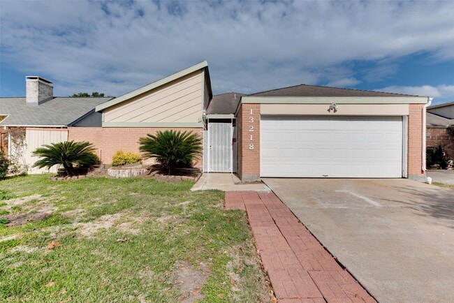 Building Photo - 13218 Avonshire Dr