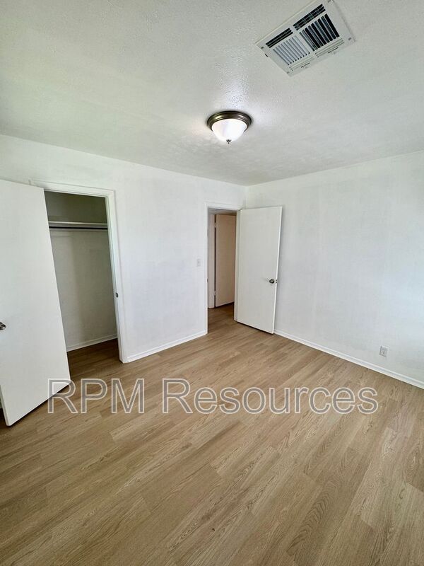 Building Photo - 6716 NW 29th St