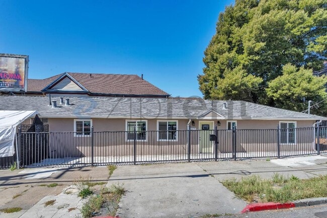 Building Photo - 2273 E 23rd St