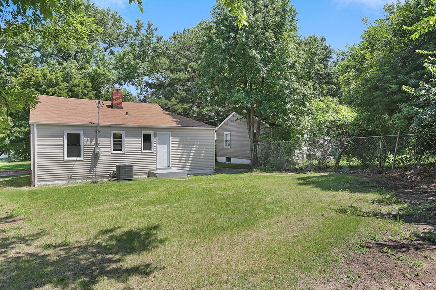 Building Photo - 7552 Mallard Dr