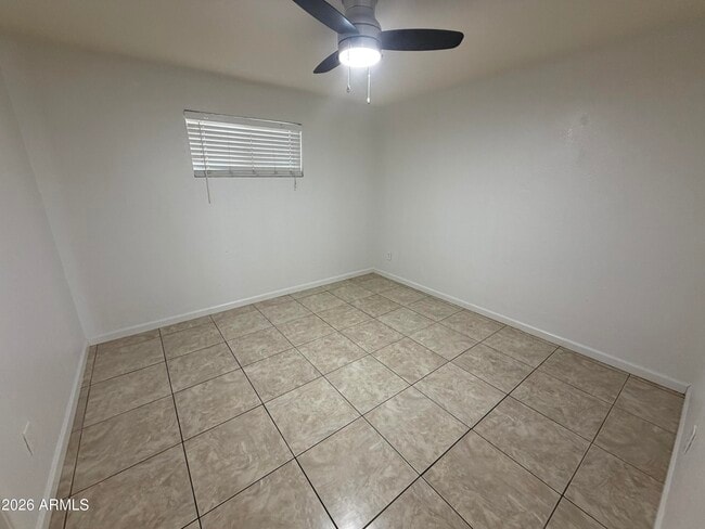 Building Photo - 625 E Broadway Rd