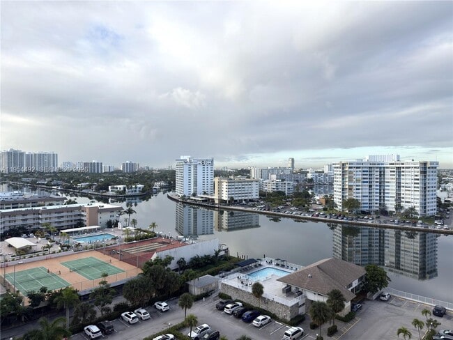 Building Photo - 1833 S Ocean Dr