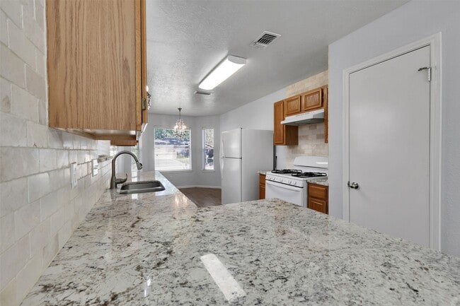 Building Photo - 28711 Atherstone St