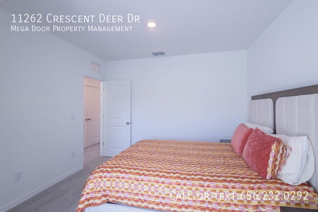 Building Photo - 11262 Crescent Deer Dr