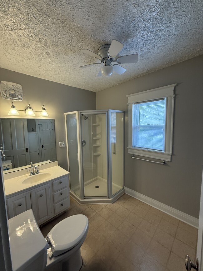 Building Photo - 1819 Northwestern Ave