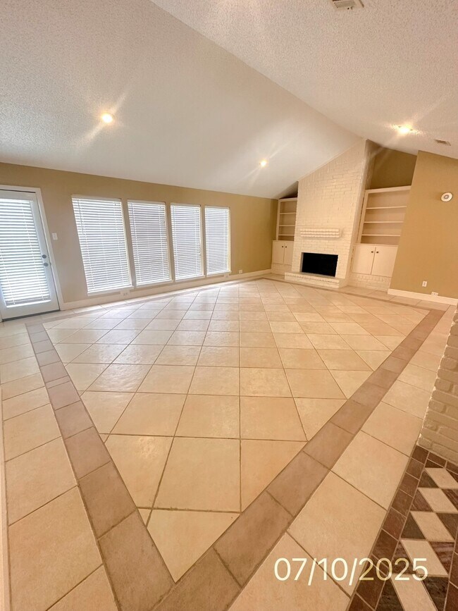 Building Photo - 20326 Spoonwood Dr