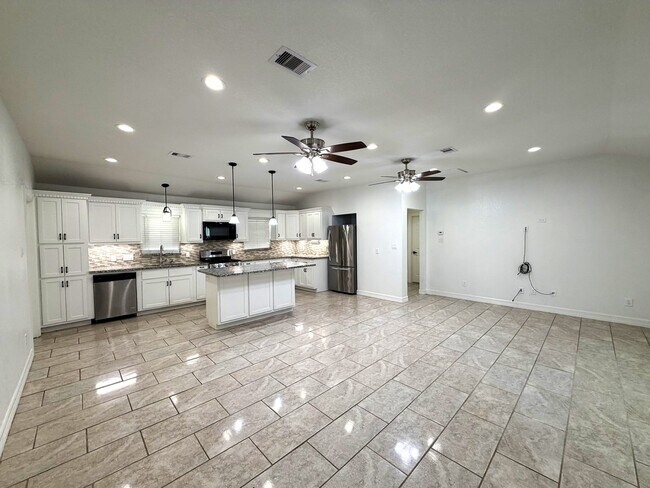 Building Photo - 5763 Westover St