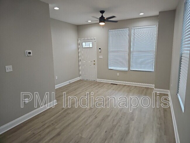Building Photo - 640 N Parker Ave