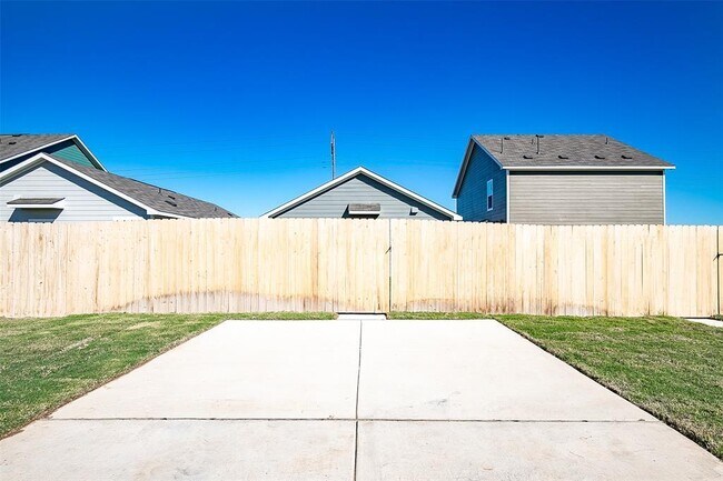 Building Photo - 1133 Largemouth Ln