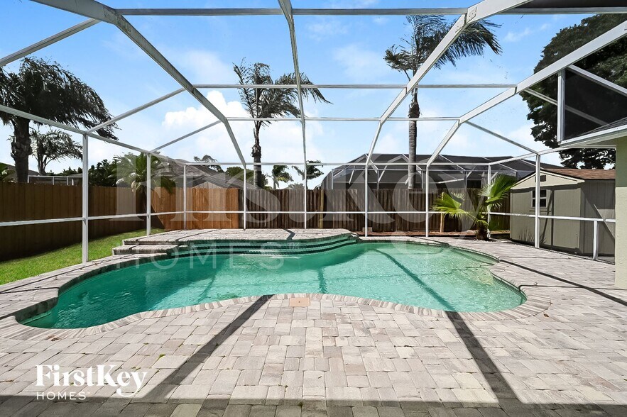 Building Photo - 4318 Brooke Dr