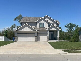 Building Photo - Home For Rent Papillion