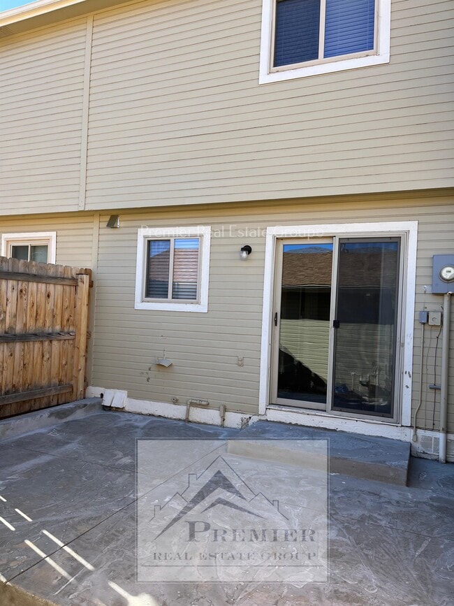 Building Photo - 7905 Lexington Park Dr
