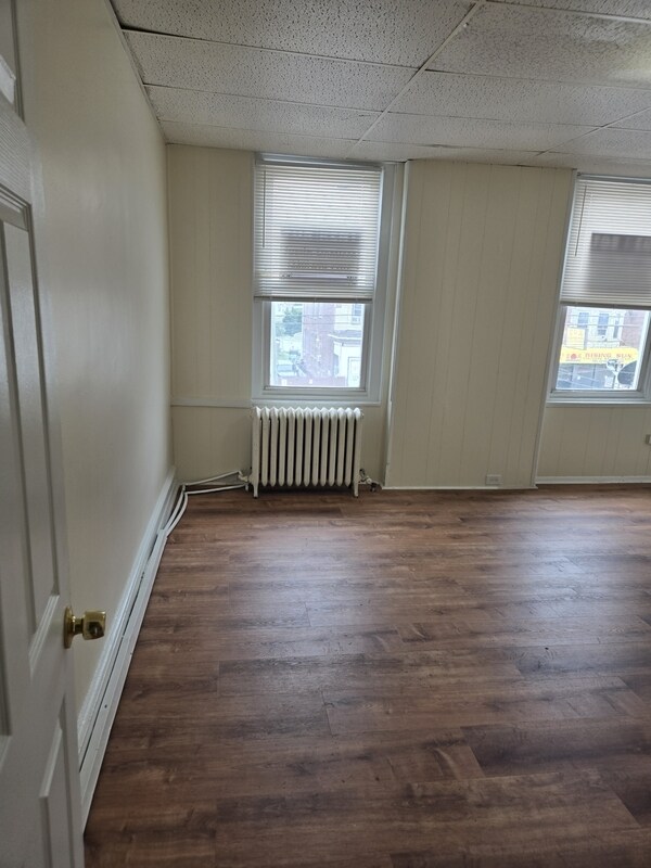 Building Photo - 111 E Wyoming Ave