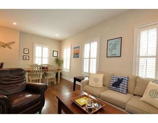 Building Photo - 80 Rutland St