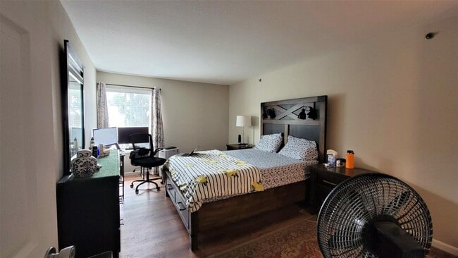 Building Photo - 680 Dartmore Ln