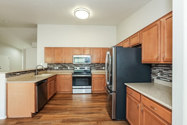 Building Photo - 4966 E Magnus Dr