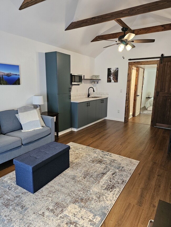 Building Photo - 1310 18th St NE