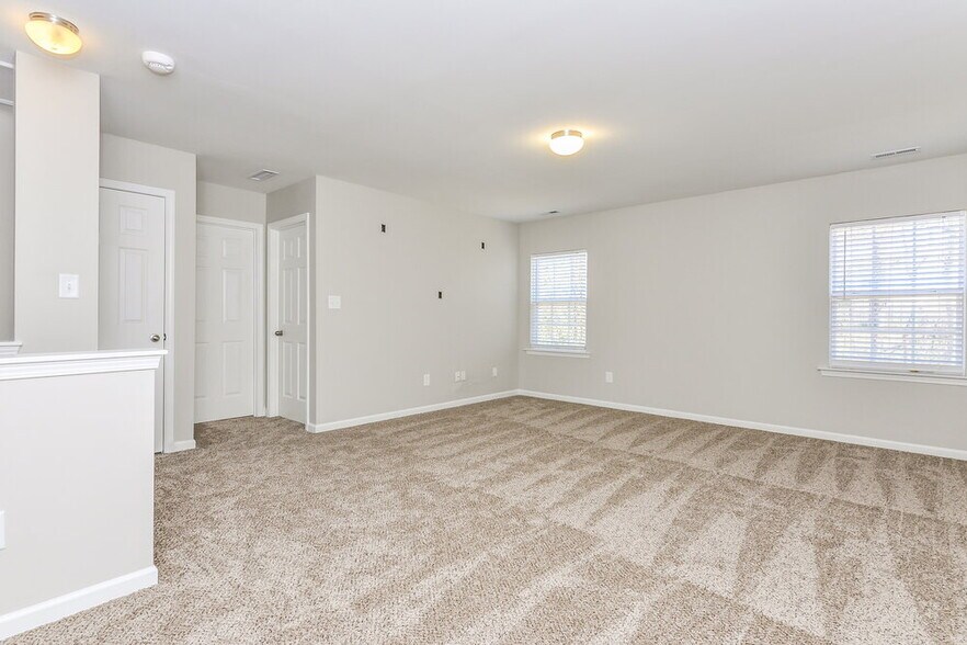 Building Photo - 1544 Cairo Way