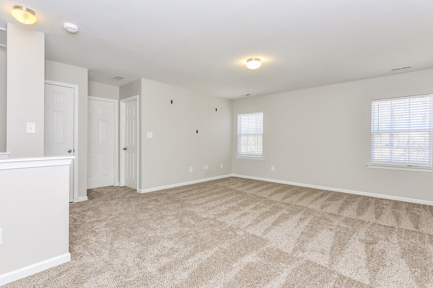 Building Photo - 1547 Cairo Way