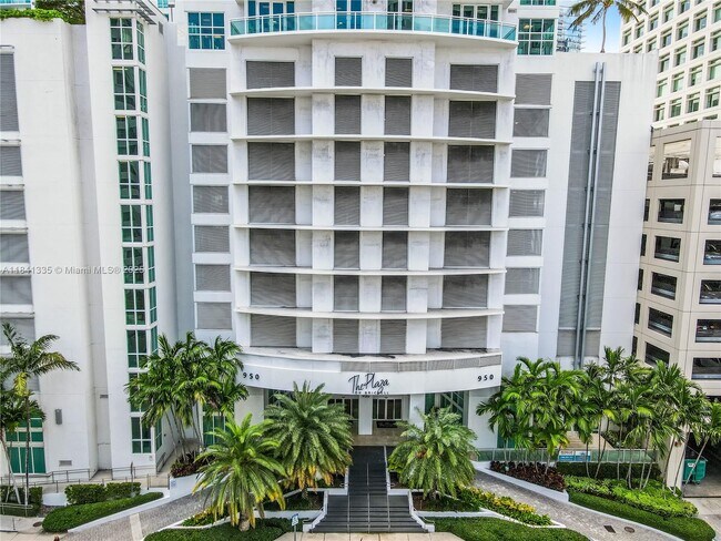 Building Photo - 950 Brickell Bay Dr