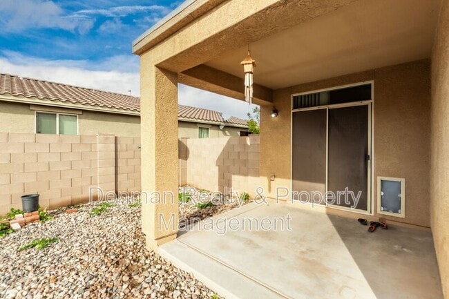 Building Photo - 7419 W Glass Ln