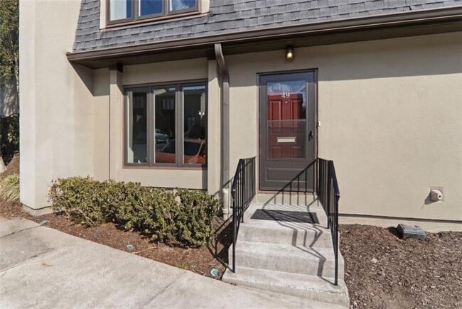 Building Photo - 49 Ivy Gates NE